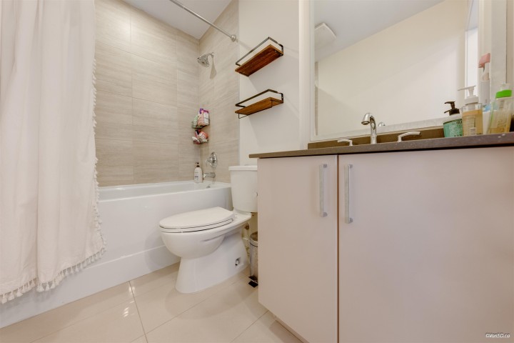 Photo 10 at 513 - 63 W 2nd Avenue, False Creek, Vancouver West