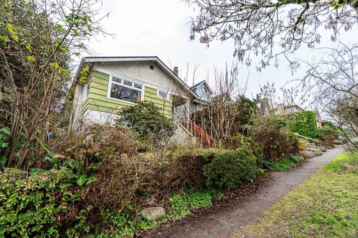 Photo 2 at 4534 W 5th Avenue, Point Grey, Vancouver West