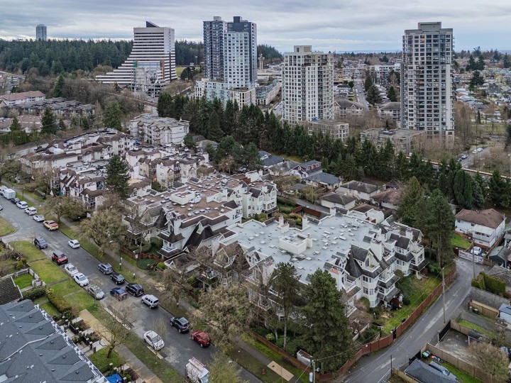 Photo 4 at 207 - 3628 Rae Avenue, Collingwood VE, Vancouver East