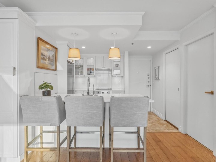 Photo 7 at 502 - 1331 W Georgia Street, Coal Harbour, Vancouver West