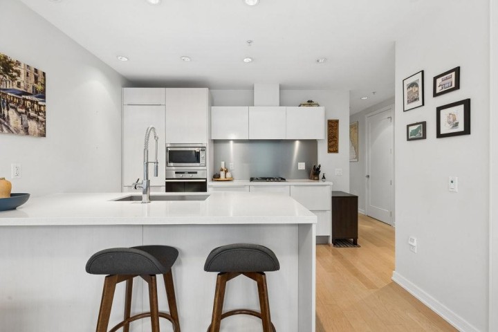 Photo 5 at 403 - 181 W 1st Avenue, False Creek, Vancouver West