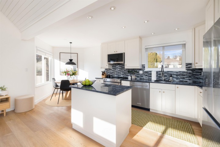 Photo 3 at 416 St. Georges Avenue, Lower Lonsdale, North Vancouver