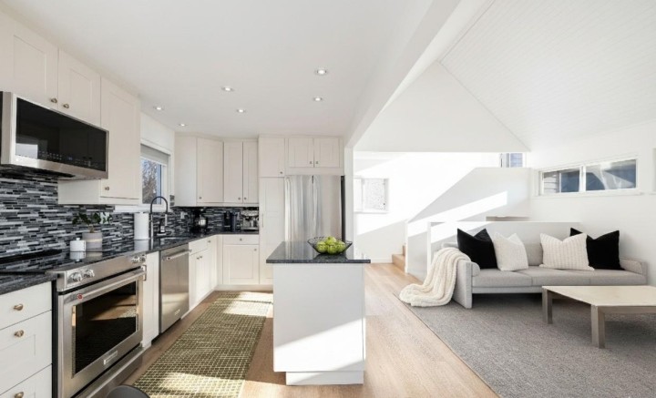 Photo 9 at 416 St. Georges Avenue, Lower Lonsdale, North Vancouver