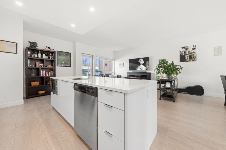 Photo 3 at 43 - 3596 Salal Drive, Roche Point, North Vancouver