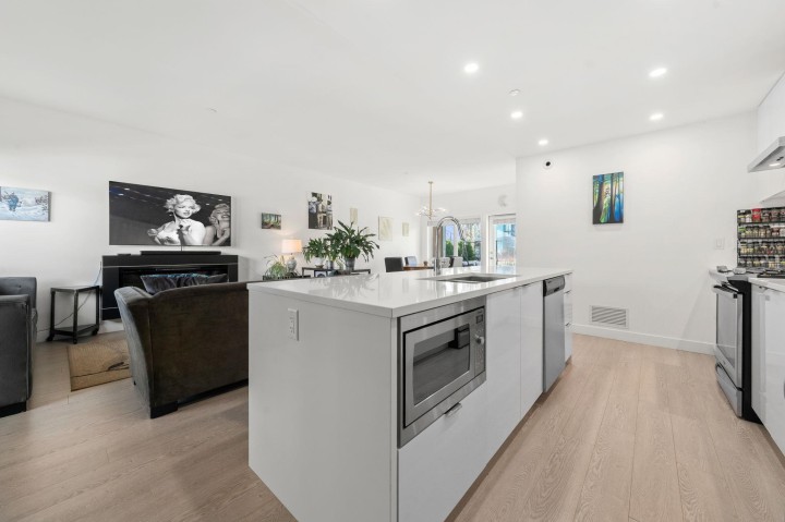 Photo 4 at 43 - 3596 Salal Drive, Roche Point, North Vancouver