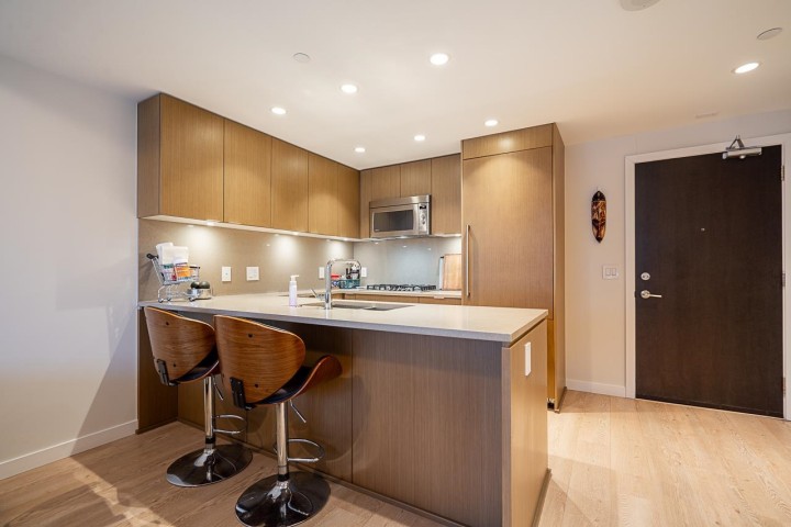 Photo 3 at 701 - 112 E 13th Street, Central Lonsdale, North Vancouver