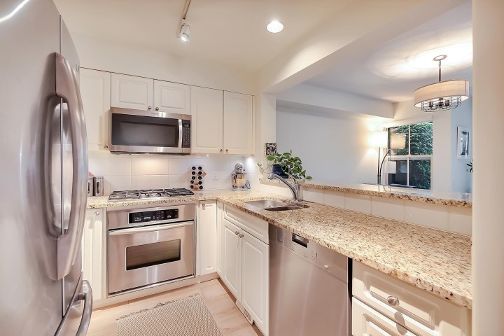 Photo 20 at 18 - 1550 Larkhall Crescent, Northlands, North Vancouver