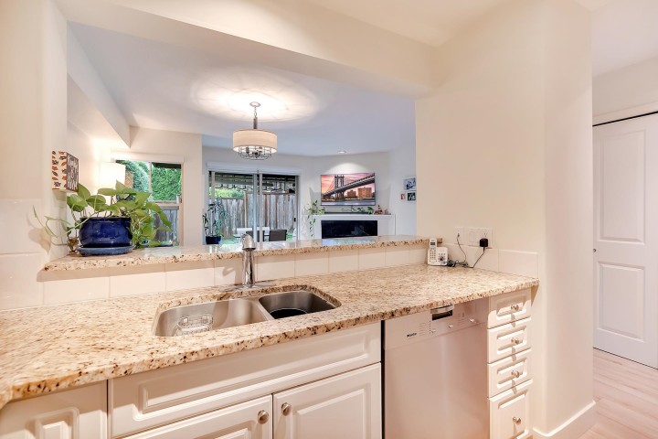 Photo 21 at 18 - 1550 Larkhall Crescent, Northlands, North Vancouver