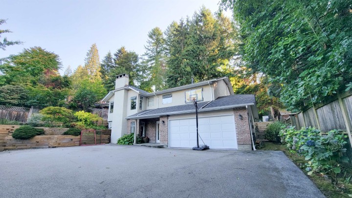 Photo 4 at 3595 Wellington Crescent, Edgemont, North Vancouver