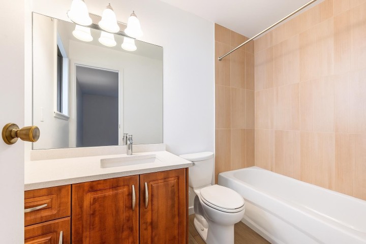 Photo 10 at 3003 Nw Sunnyhurst Road, Lynn Valley, North Vancouver