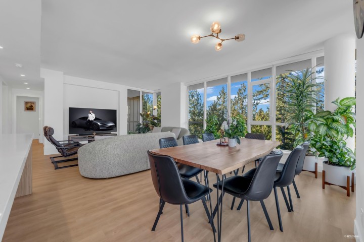 Photo 2 at 1101 - 2325 Emery Court, Lynn Valley, North Vancouver