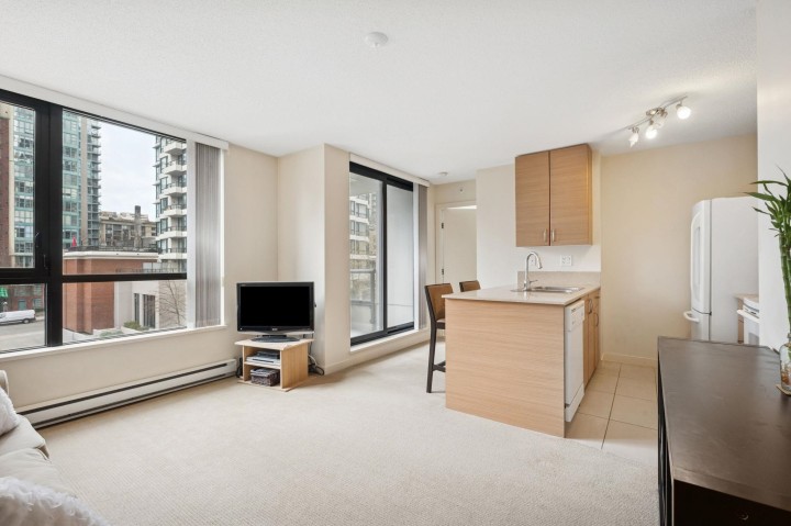 Photo 3 at 502 - 977 Mainland Street, Yaletown, Vancouver West