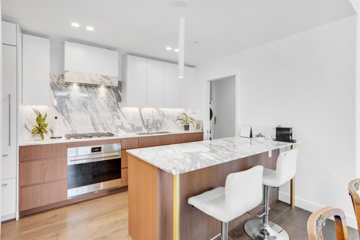 Photo 3 at 307 - 3668 W 10th Avenue, Kitsilano, Vancouver West