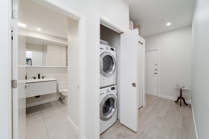 Photo 14 at 212 - 1924 Comox Street, West End VW, Vancouver West