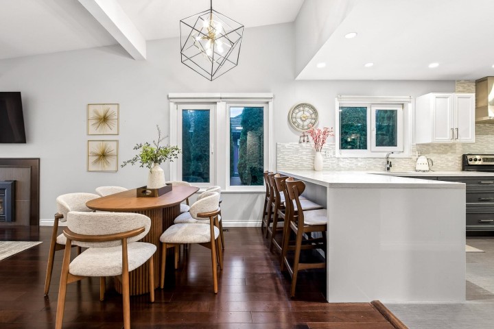 Photo 4 at 1614 Lynn Valley Road, Lynn Valley, North Vancouver