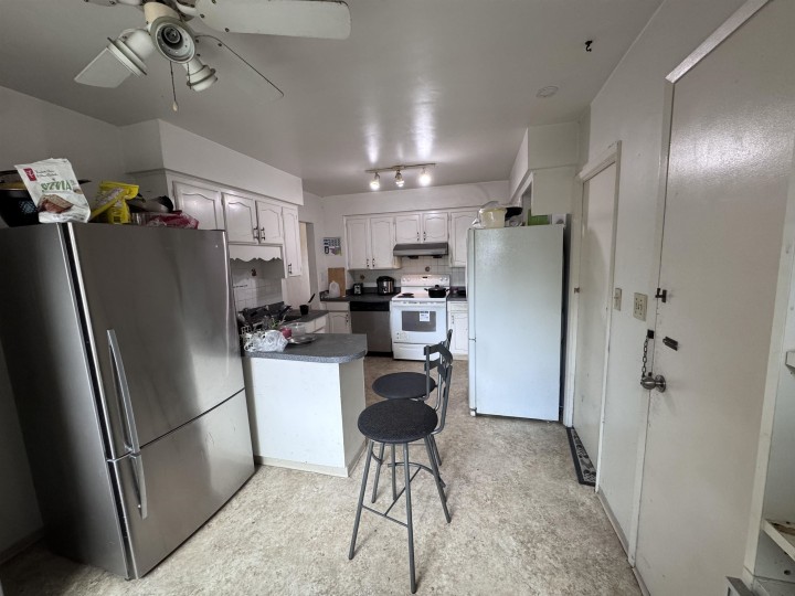 Photo 2 at 8356 Elliott Street, Fraserview VE, Vancouver East