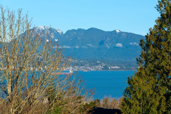 Photo 2 at 4426 W 4th Avenue, Point Grey, Vancouver West