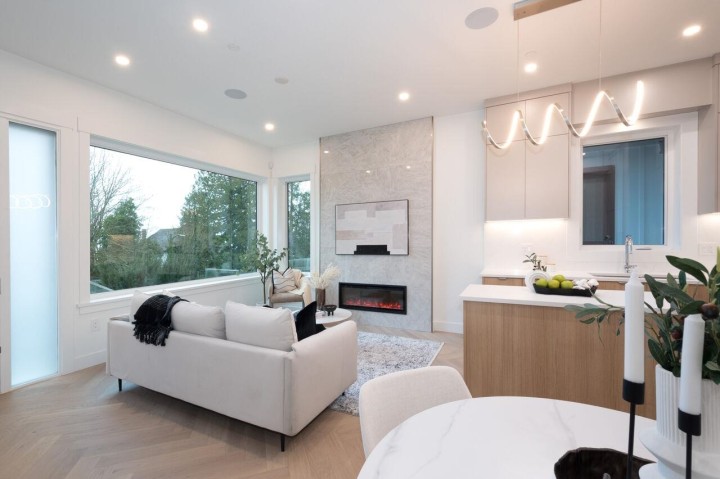 Photo 10 at 4426 W 4th Avenue, Point Grey, Vancouver West