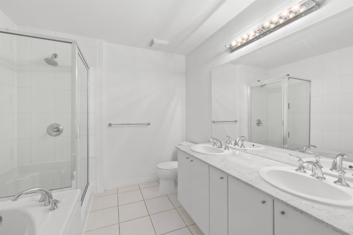 Photo 10 at 307 - 100 E Esplanade Avenue, Lower Lonsdale, North Vancouver