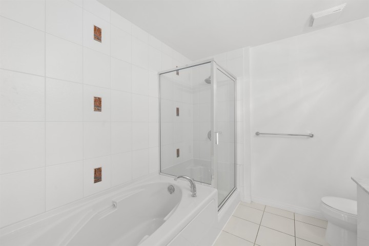 Photo 11 at 307 - 100 E Esplanade Avenue, Lower Lonsdale, North Vancouver