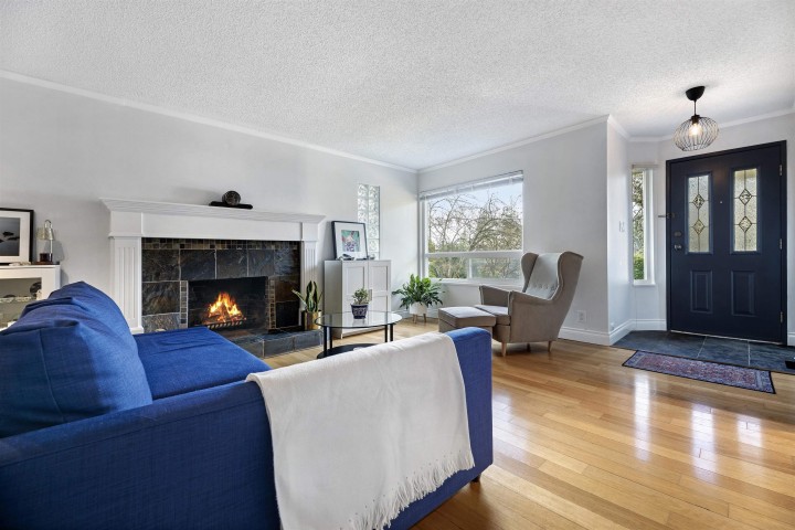 Photo 2 at 828 Nicolum Court, Roche Point, North Vancouver