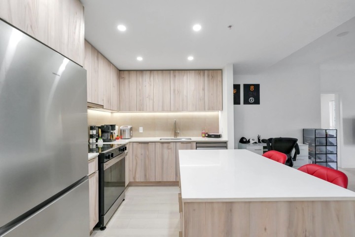 Photo 7 at 409 - 3596 Malsum Drive, Roche Point, North Vancouver