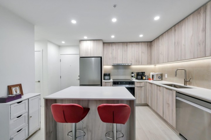 Photo 5 at 409 - 3596 Malsum Drive, Roche Point, North Vancouver