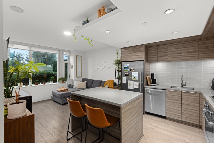 Photo 4 at 205 - 1550 Fern Street, Lynnmour, North Vancouver