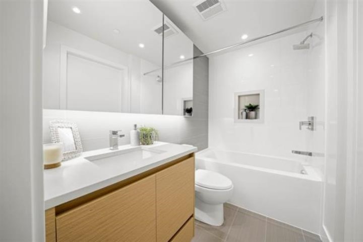 Photo 8 at 607 - 3538 Sawmill Crescent, South Marine, Vancouver East