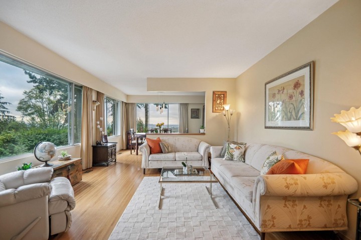 Photo 1 at 1089 Kilmer Road, Lynn Valley, North Vancouver