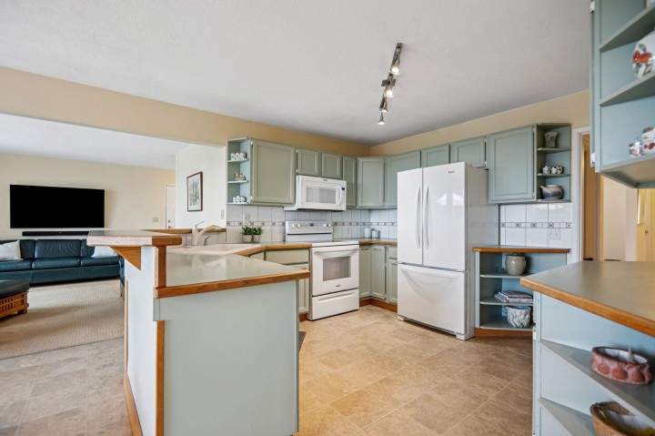 Photo 10 at 1089 Kilmer Road, Lynn Valley, North Vancouver