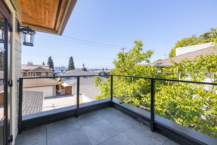 Photo 10 at 261 W 6th Street, Lower Lonsdale, North Vancouver