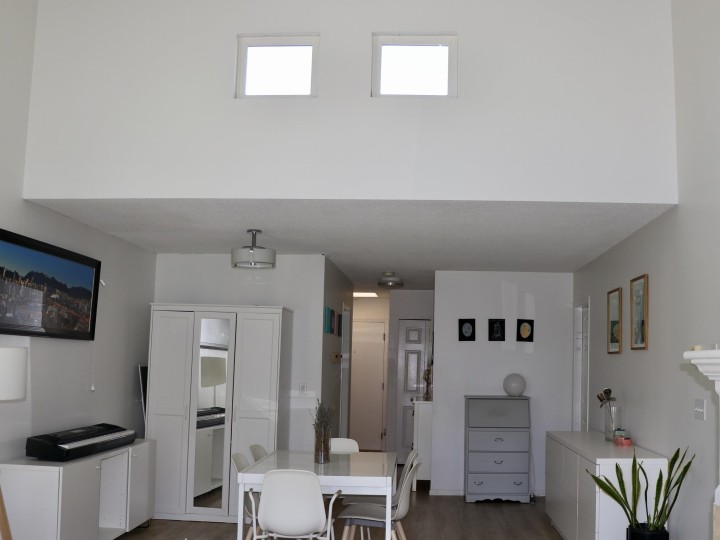 Photo 3 at 403 - 106 W Kings Road, Upper Lonsdale, North Vancouver