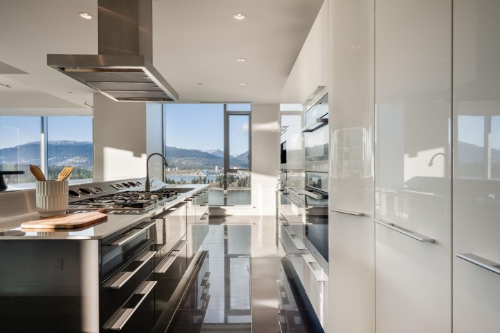 Photo 12 at 2201 - 277 Thurlow Street, Coal Harbour, Vancouver West