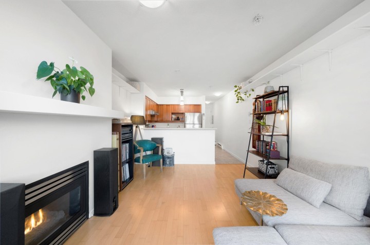 Photo 6 at 301 - 3727 W 10 Avenue, Point Grey, Vancouver West