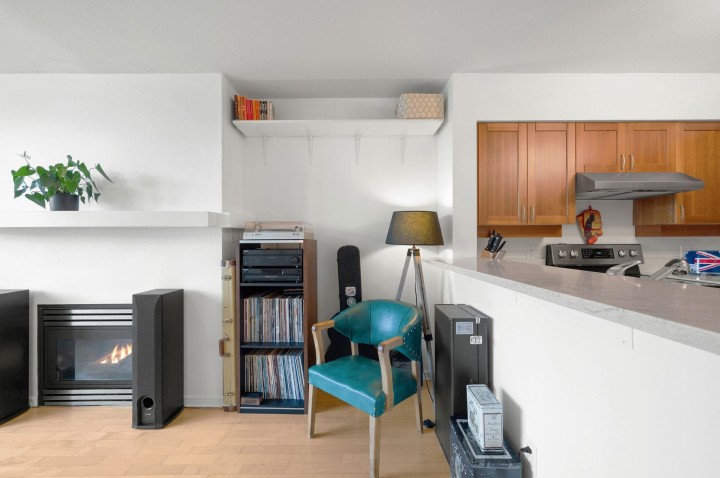 Photo 10 at 301 - 3727 W 10 Avenue, Point Grey, Vancouver West