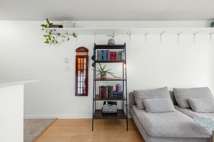 Photo 11 at 301 - 3727 W 10 Avenue, Point Grey, Vancouver West