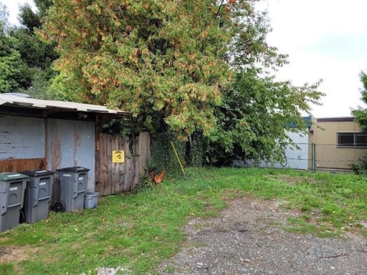 Photo 3 at 6084 Chester Street, Fraser VE, Vancouver East