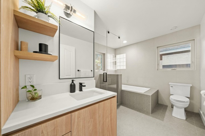 Photo 25 at 1725 Orkney Place, Northlands, North Vancouver