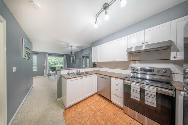 Photo 9 at 208 - 5355 Boundary Road, Collingwood VE, Vancouver East