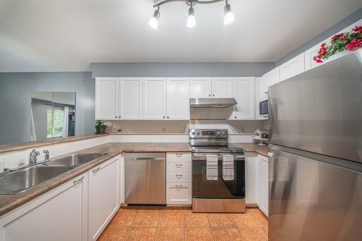 Photo 8 at 208 - 5355 Boundary Road, Collingwood VE, Vancouver East
