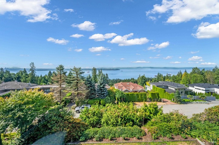 Photo 1 at 2662 Chelsea Place, Chelsea Park, West Vancouver