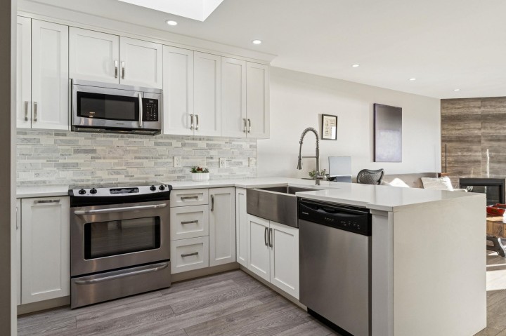 Photo 1 at 305 - 175 W 4th Street, Lower Lonsdale, North Vancouver