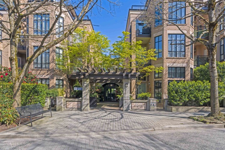 Photo 2 at 206 - 2175 Salal Drive, Kitsilano, Vancouver West