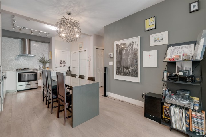 Photo 7 at 206 - 2175 Salal Drive, Kitsilano, Vancouver West