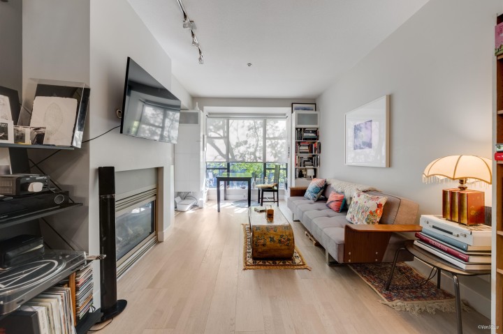 Photo 9 at 206 - 2175 Salal Drive, Kitsilano, Vancouver West
