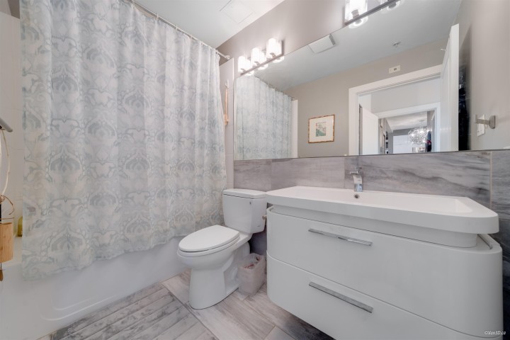 Photo 18 at 206 - 2175 Salal Drive, Kitsilano, Vancouver West