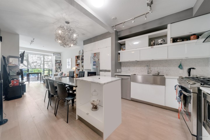 Photo 8 at 206 - 2175 Salal Drive, Kitsilano, Vancouver West