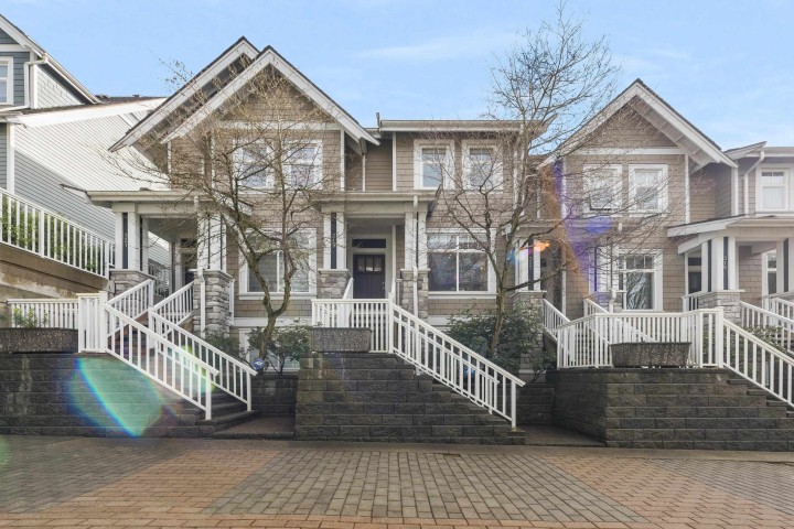 Photo 1 at 319 W 59th Avenue, South Cambie, Vancouver West