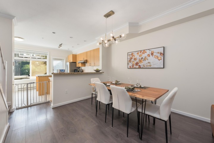 Photo 11 at 319 W 59th Avenue, South Cambie, Vancouver West